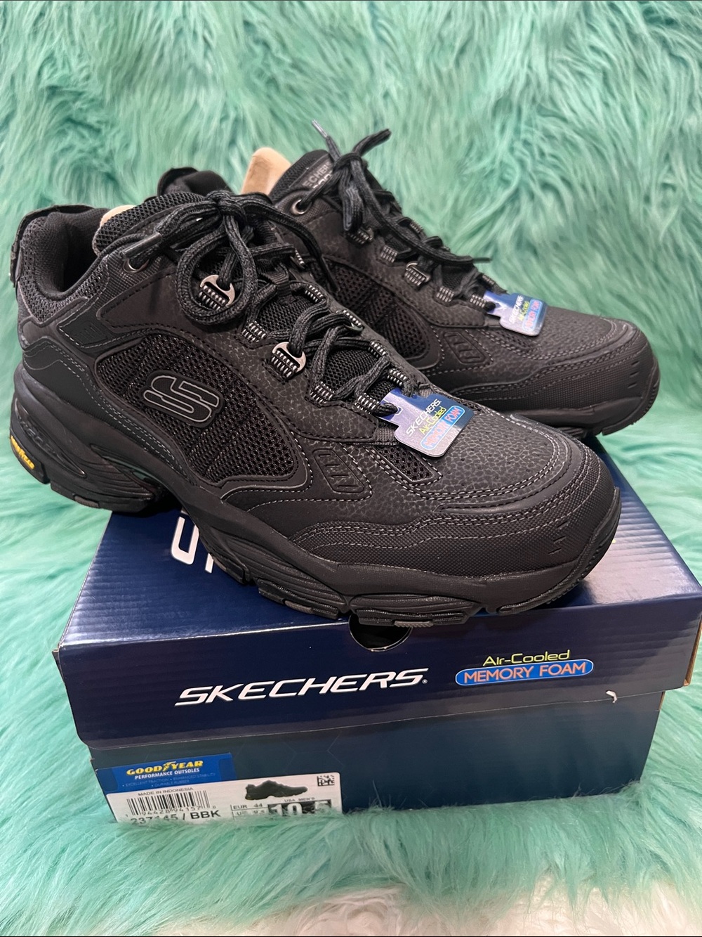 NIB Skechers Sport Men's Black Athletic shoes Size 10.5 Goodyear Performance